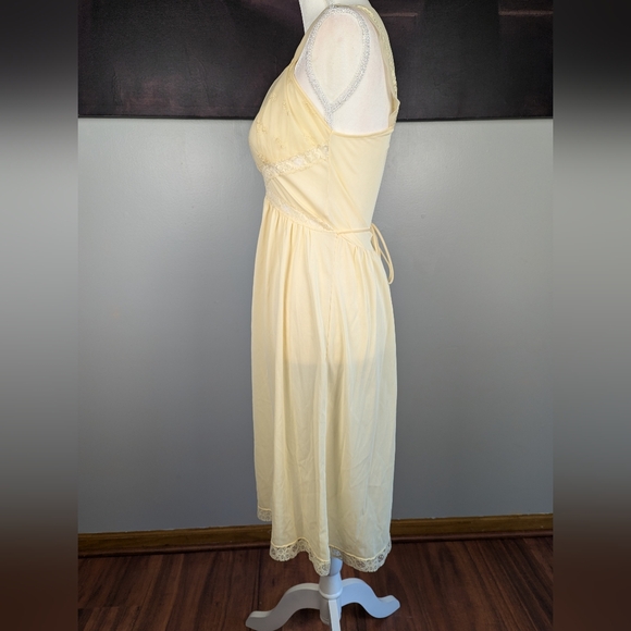 Vintage yellow dress - Picture 10 of 11